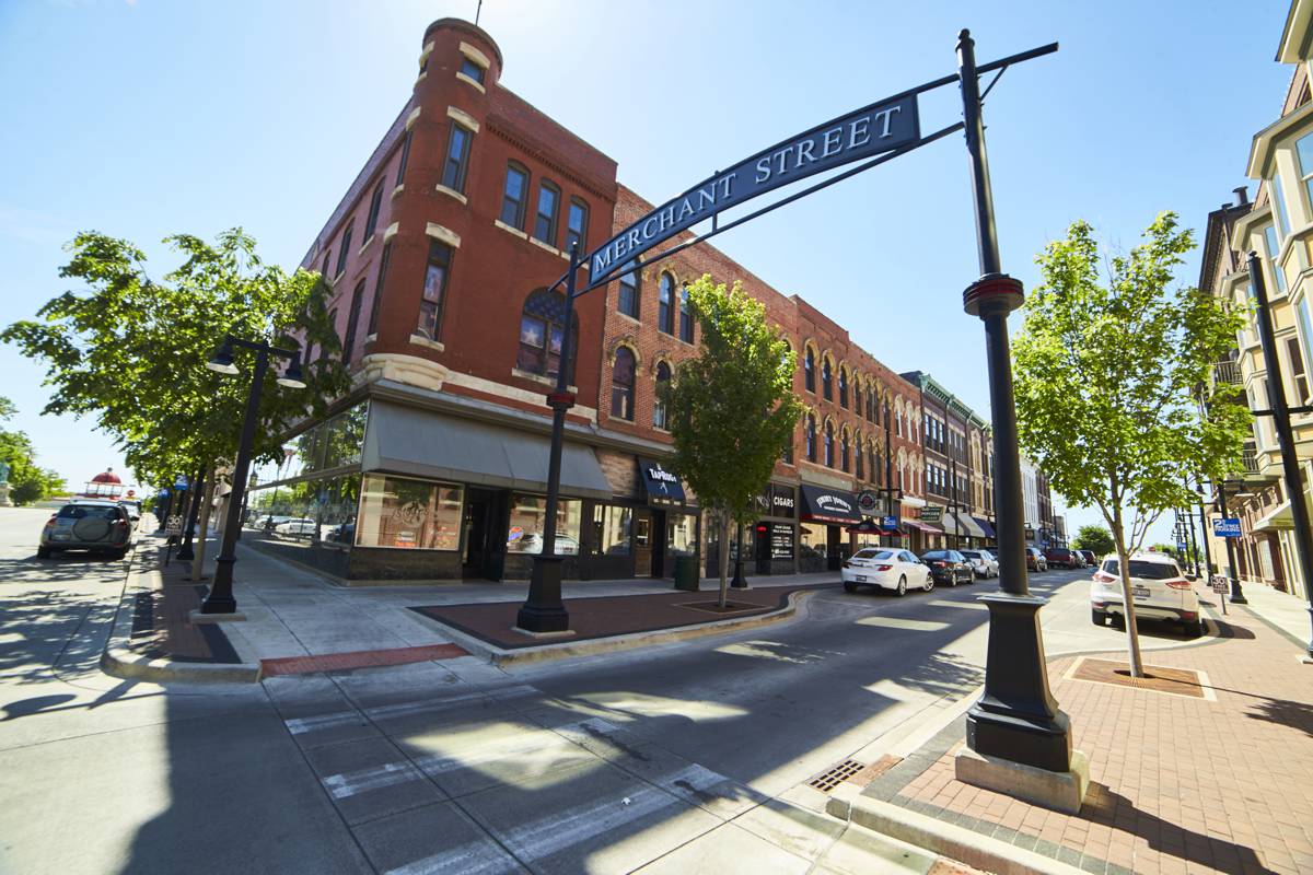 TapRoot Restaurant 170 N. MERCHANT ST. DECATUR, IL 217.330.6365